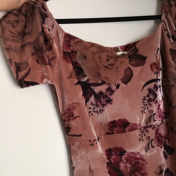 NWT Velour Blush Floral Off-Shoulder Dress - Picture 2 of 5
